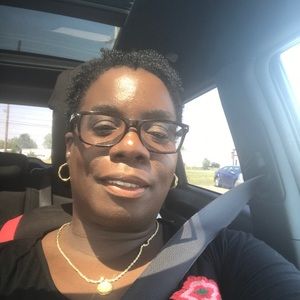 Meet your Posher, Denise